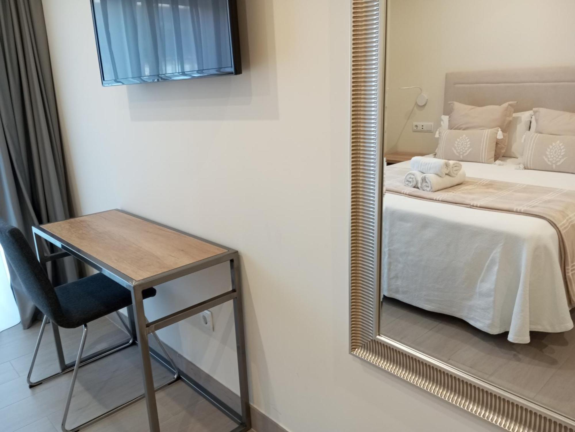 Hostal La Estacion Terrazas Madrid Exteriör bild