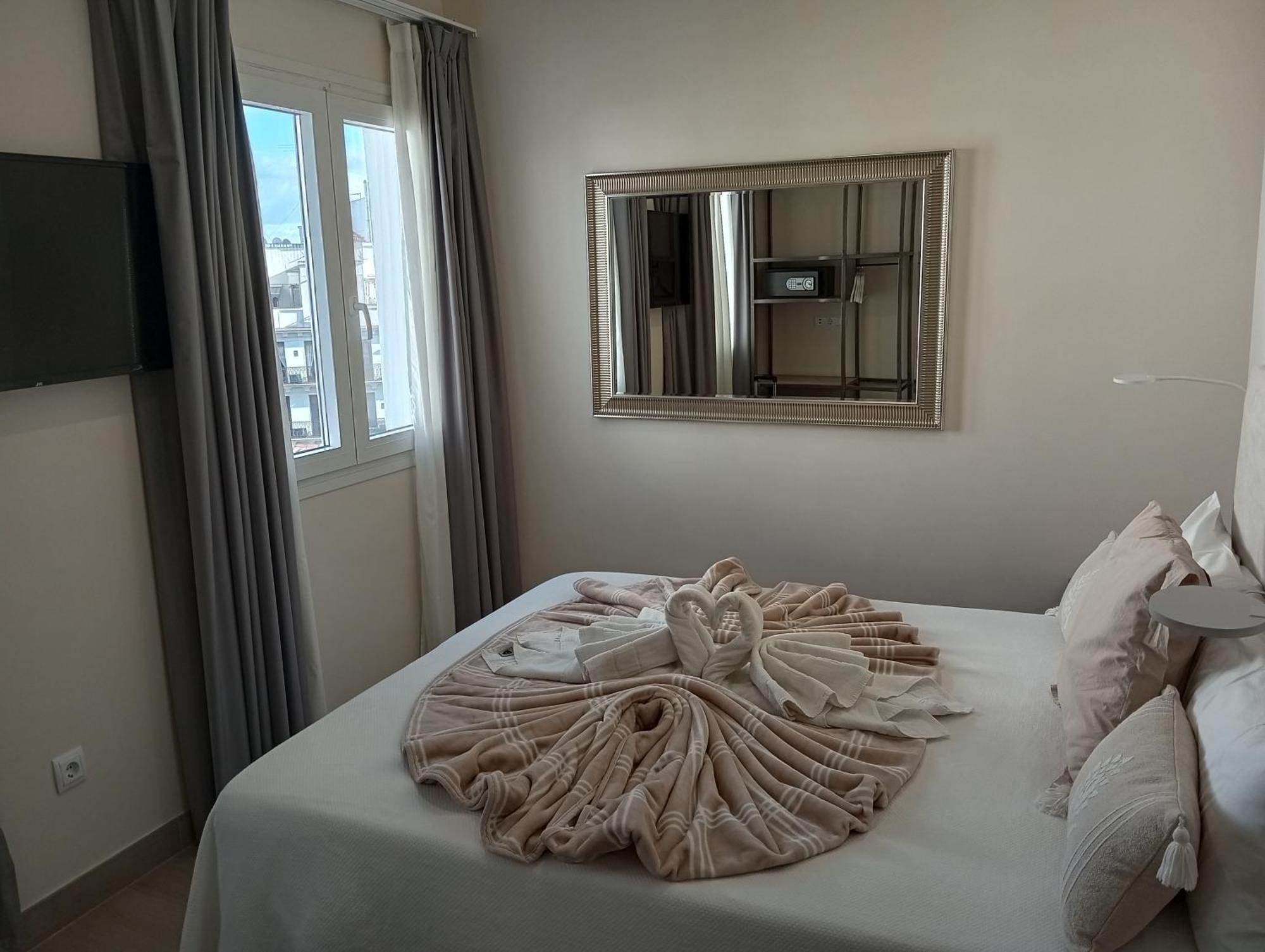Hostal La Estacion Terrazas Madrid Exteriör bild