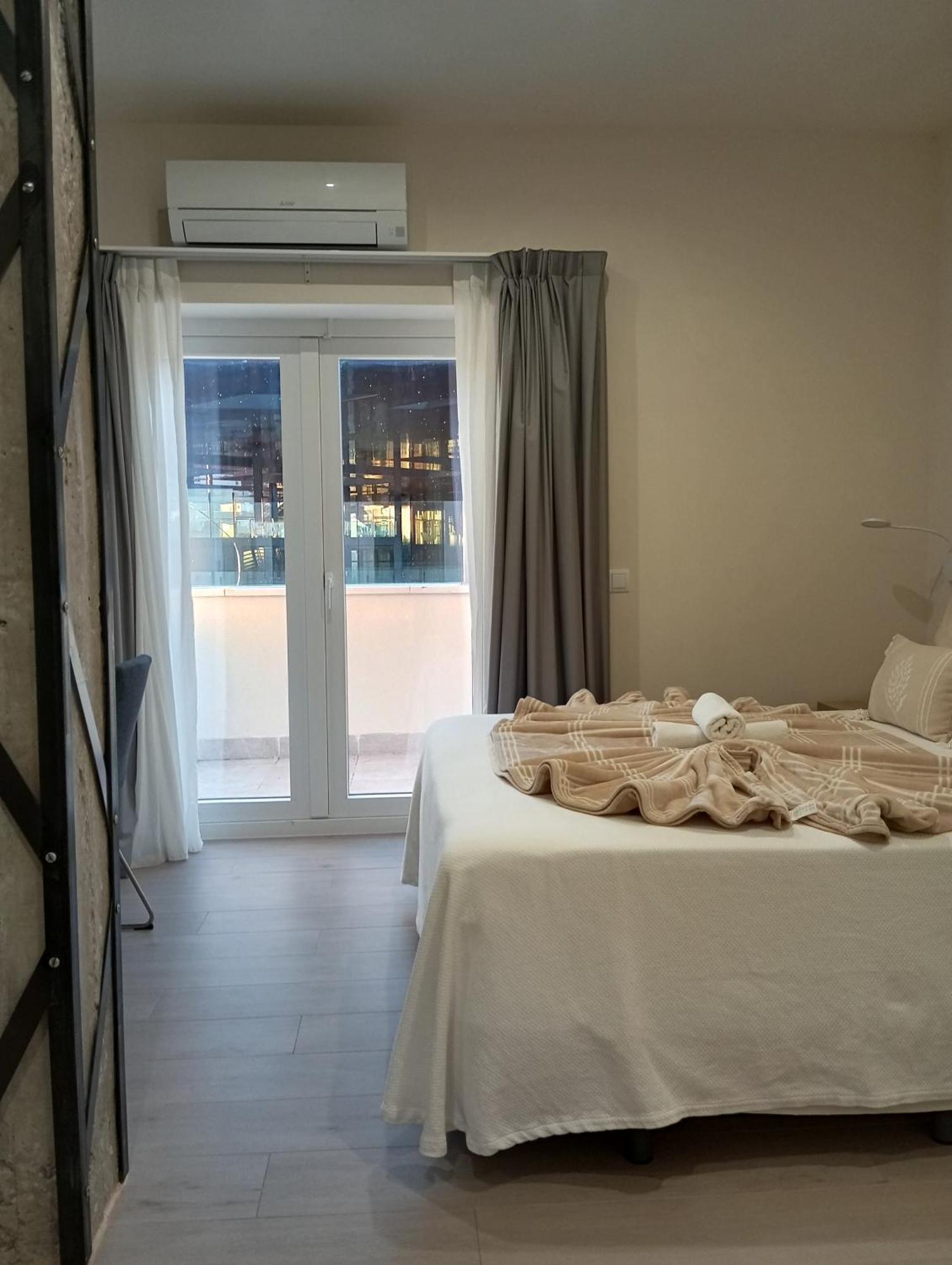 Hostal La Estacion Terrazas Madrid Exteriör bild